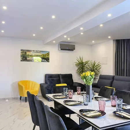 Luxury House ザダル