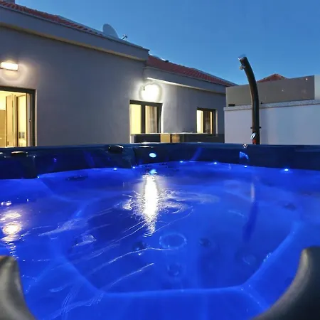 アパート Luxury House *