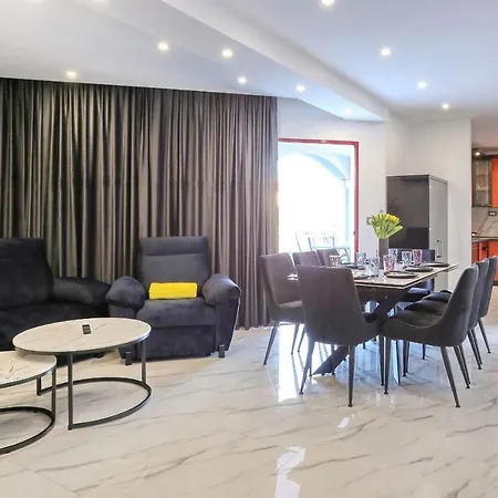 Luxury House *