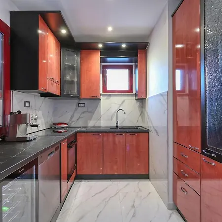 Апартаменты Luxury House