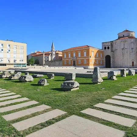 Luxury House アパート ザダル