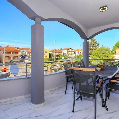 Apartment Luxury House *