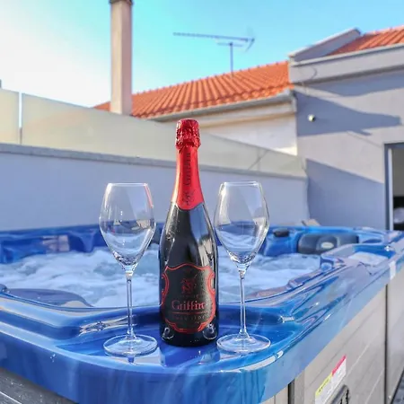 Luxury House Apartment *