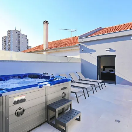Luxury House Ζαντάρ